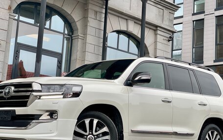 Toyota Land Cruiser 200, 2019 год, 5 999 999 рублей, 22 фотография