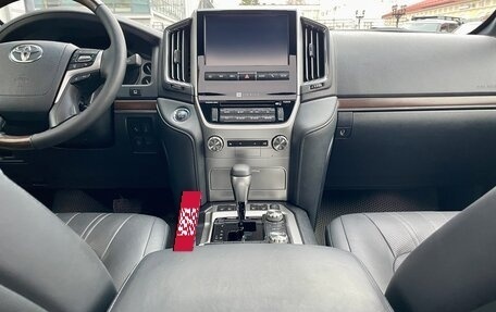 Toyota Land Cruiser 200, 2019 год, 5 999 999 рублей, 16 фотография