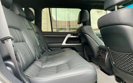 Toyota Land Cruiser 200, 2019 год, 5 999 999 рублей, 28 фотография