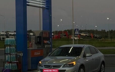 Opel Astra J, 2013 год, 800 000 рублей, 6 фотография