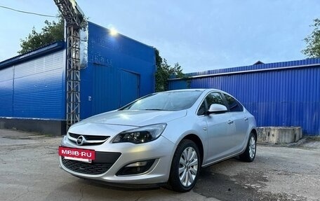 Opel Astra J, 2013 год, 800 000 рублей, 4 фотография