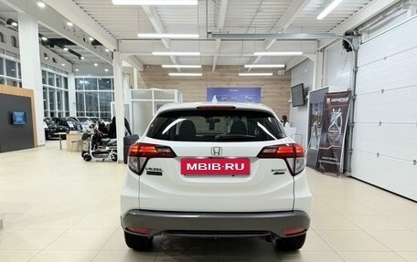 Honda Vezel, 2015 год, 1 399 999 рублей, 5 фотография