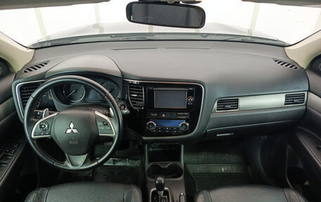 Mitsubishi Outlander III рестайлинг 3, 2012 год, 1 420 000 рублей, 17 фотография