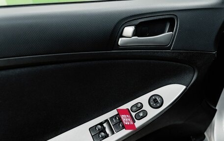 Hyundai Solaris II рестайлинг, 2015 год, 1 050 000 рублей, 22 фотография