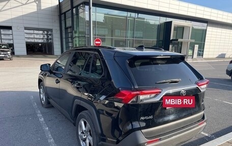 Toyota RAV4, 2021 год, 3 000 000 рублей, 3 фотография