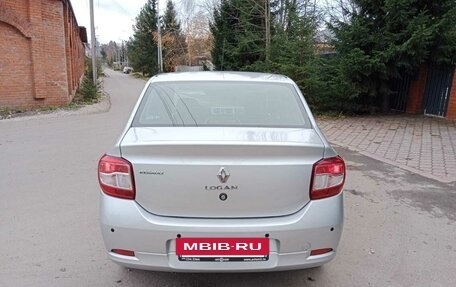 Renault Logan II, 2018 год, 900 000 рублей, 2 фотография