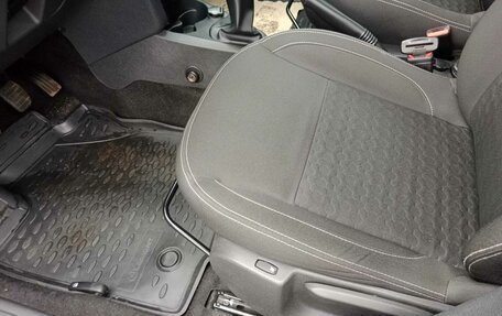 Renault Logan II, 2018 год, 900 000 рублей, 10 фотография