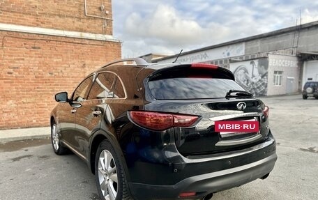 Infiniti QX70, 2014 год, 2 300 000 рублей, 7 фотография