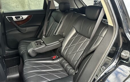Infiniti QX70, 2014 год, 2 300 000 рублей, 12 фотография