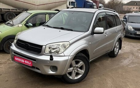 Toyota RAV4, 2004 год, 650 000 рублей, 1 фотография