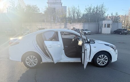 KIA Rio IV, 2021 год, 900 000 рублей, 3 фотография