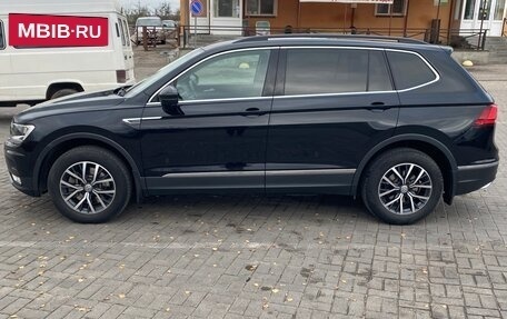 Volkswagen Tiguan II, 2020 год, 2 600 000 рублей, 2 фотография