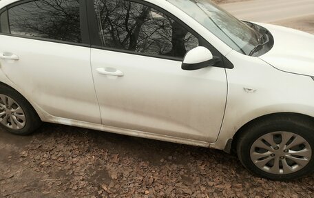 KIA Rio IV, 2018 год, 1 400 000 рублей, 3 фотография