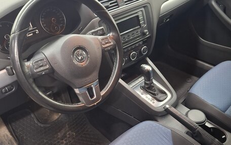 Volkswagen Jetta VI, 2013 год, 1 075 000 рублей, 7 фотография