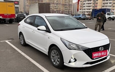Hyundai Solaris II рестайлинг, 2021 год, 1 200 000 рублей, 3 фотография
