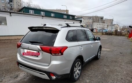 Mitsubishi Outlander III рестайлинг 3, 2022 год, 2 550 000 рублей, 8 фотография