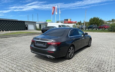 Mercedes-Benz E-Класс, 2020 год, 4 500 000 рублей, 7 фотография