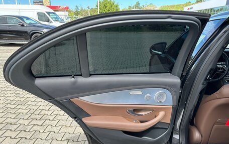 Mercedes-Benz E-Класс, 2020 год, 4 500 000 рублей, 20 фотография