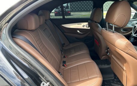 Mercedes-Benz E-Класс, 2020 год, 4 500 000 рублей, 23 фотография