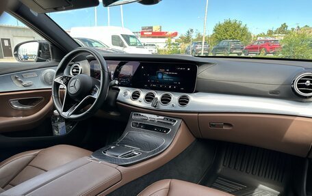 Mercedes-Benz E-Класс, 2020 год, 4 500 000 рублей, 24 фотография