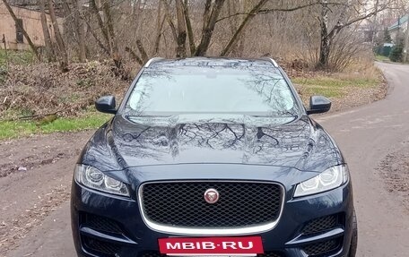 Jaguar F-Pace, 2018 год, 2 650 000 рублей, 3 фотография
