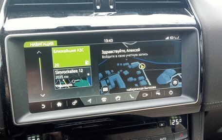 Jaguar F-Pace, 2018 год, 2 650 000 рублей, 16 фотография