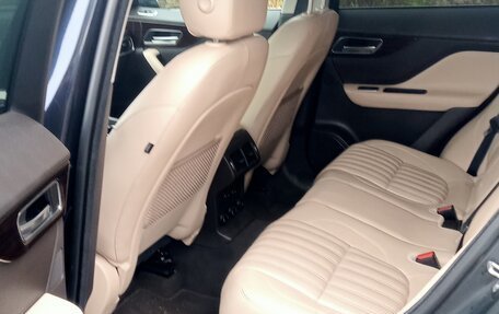 Jaguar F-Pace, 2018 год, 2 650 000 рублей, 14 фотография