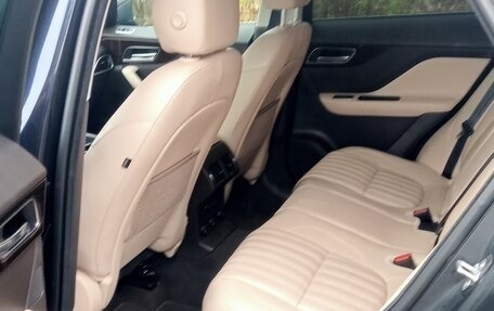 Jaguar F-Pace, 2018 год, 2 650 000 рублей, 13 фотография