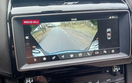 Jaguar F-Pace, 2018 год, 2 650 000 рублей, 15 фотография