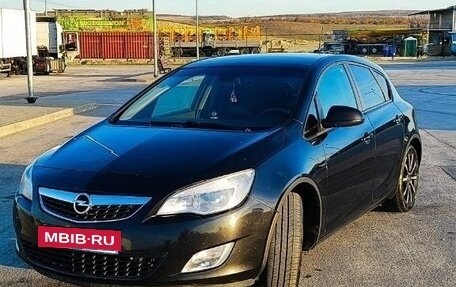 Opel Astra J, 2010 год, 700 000 рублей, 2 фотография