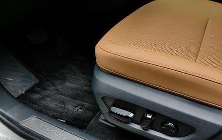 Lexus RX IV рестайлинг, 2025 год, 8 150 000 рублей, 30 фотография