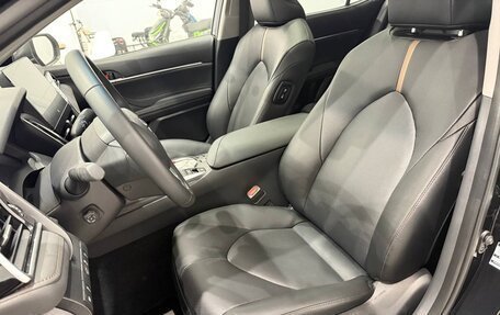 Toyota Camry, 2023 год, 5 700 000 рублей, 14 фотография