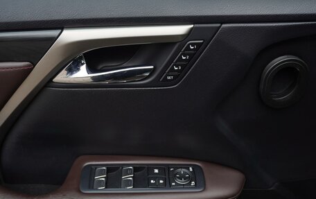 Lexus RX IV рестайлинг, 2019 год, 2 999 000 рублей, 34 фотография