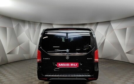 Mercedes-Benz V-Класс, 2018 год, 4 590 000 рублей, 8 фотография