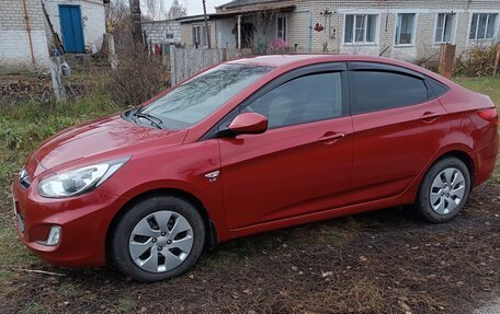 Hyundai Solaris II рестайлинг, 2012 год, 850 000 рублей, 5 фотография