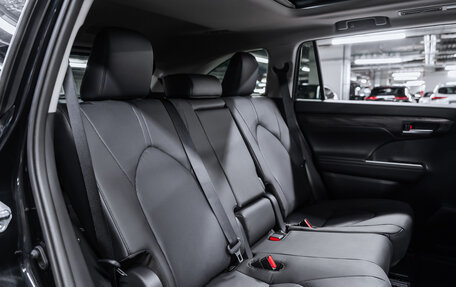 Toyota Highlander, 2025 год, 5 900 000 рублей, 21 фотография