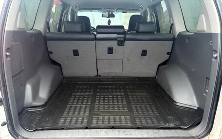 Toyota Land Cruiser Prado 150 рестайлинг 2, 2010 год, 3 000 000 рублей, 8 фотография