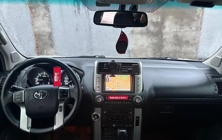 Toyota Land Cruiser Prado 150 рестайлинг 2, 2010 год, 3 000 000 рублей, 9 фотография