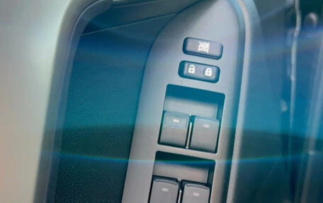 Toyota Land Cruiser Prado 150 рестайлинг 2, 2021 год, 5 490 000 рублей, 14 фотография