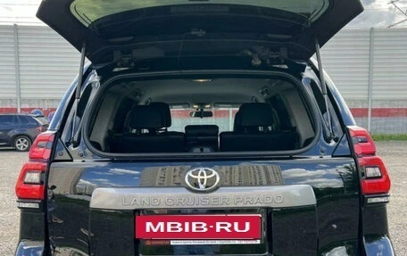 Toyota Land Cruiser Prado 150 рестайлинг 2, 2021 год, 5 490 000 рублей, 6 фотография