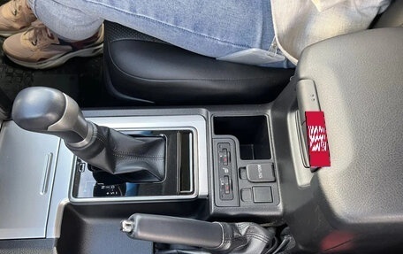 Toyota Land Cruiser Prado 150 рестайлинг 2, 2021 год, 5 490 000 рублей, 17 фотография