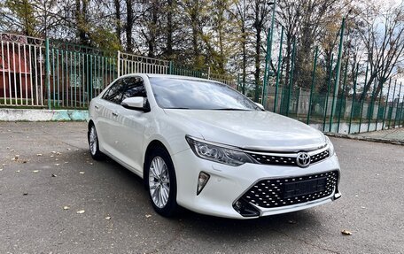 Toyota Camry, 2017 год, 2 200 000 рублей, 2 фотография