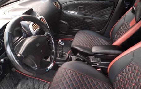 Mitsubishi Carisma I, 2000 год, 550 000 рублей, 13 фотография