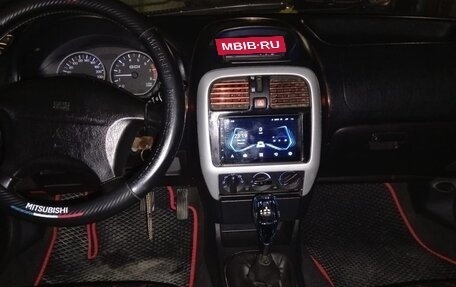 Mitsubishi Carisma I, 2000 год, 550 000 рублей, 11 фотография