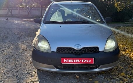 Toyota Yaris I рестайлинг, 2001 год, 350 000 рублей, 1 фотография