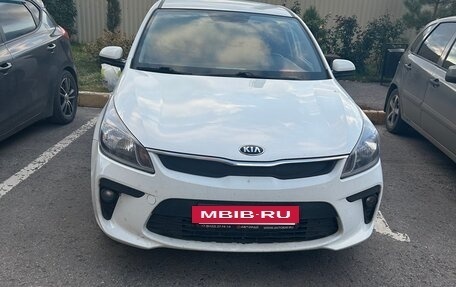 KIA Rio IV, 2020 год, 1 555 000 рублей, 3 фотография