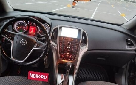 Opel Astra J, 2011 год, 620 000 рублей, 1 фотография