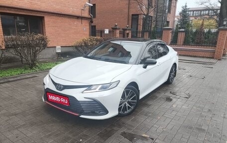 Toyota Camry, 2021 год, 2 450 000 рублей, 7 фотография