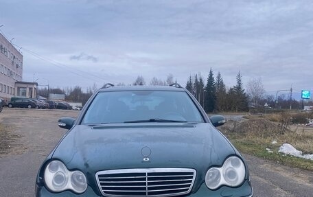 Mercedes-Benz C-Класс, 2003 год, 750 000 рублей, 1 фотография