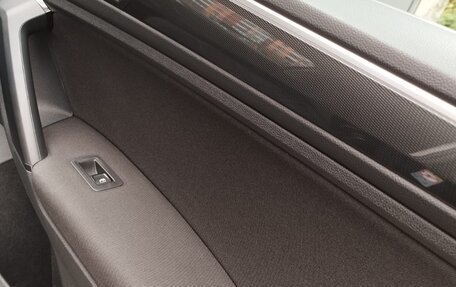 Volkswagen Tiguan II, 2018 год, 3 300 000 рублей, 10 фотография